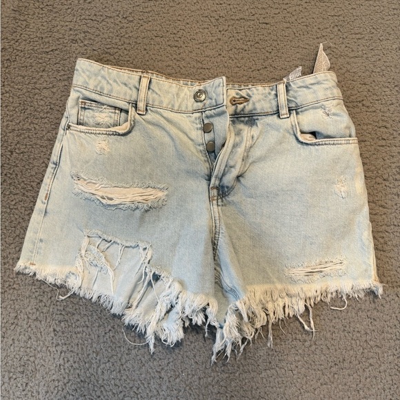 ZARA Distressed denim shorts Size 4 Color Blue - Picture 1 of 10